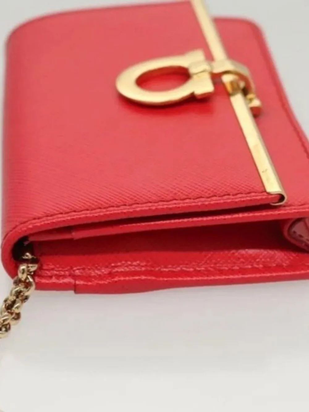 Salvatore Ferragamo Gancini Card Case Leather Red Gold Auth bs24757